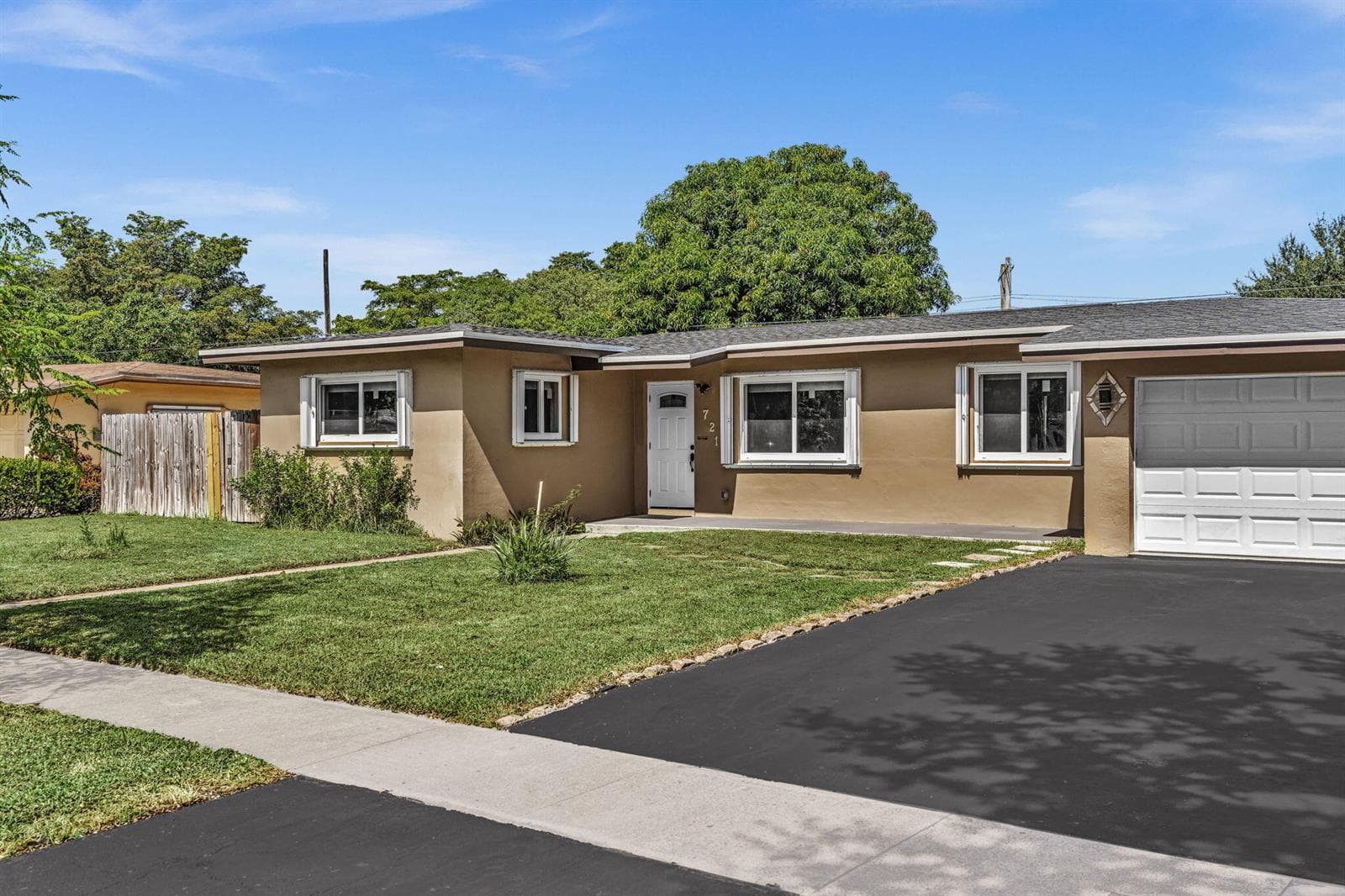 721 FAIRWAY Drive, Plantation, FL 33317