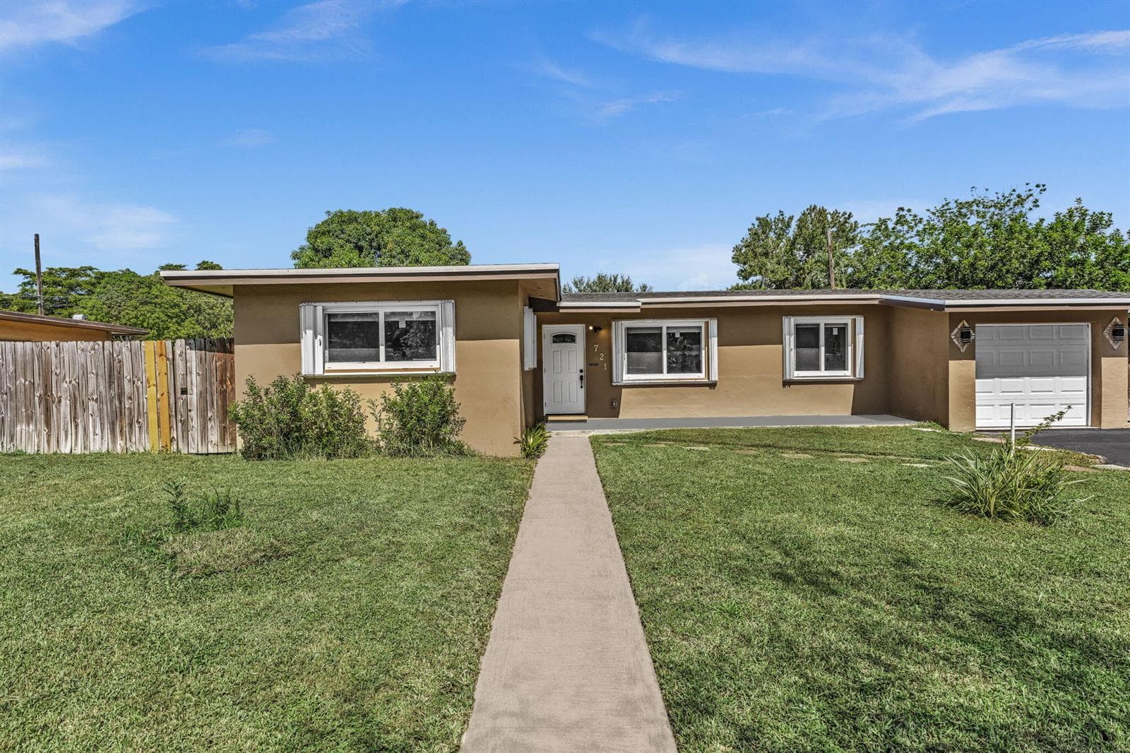 721 FAIRWAY Drive, Plantation, FL 33317 photo 4