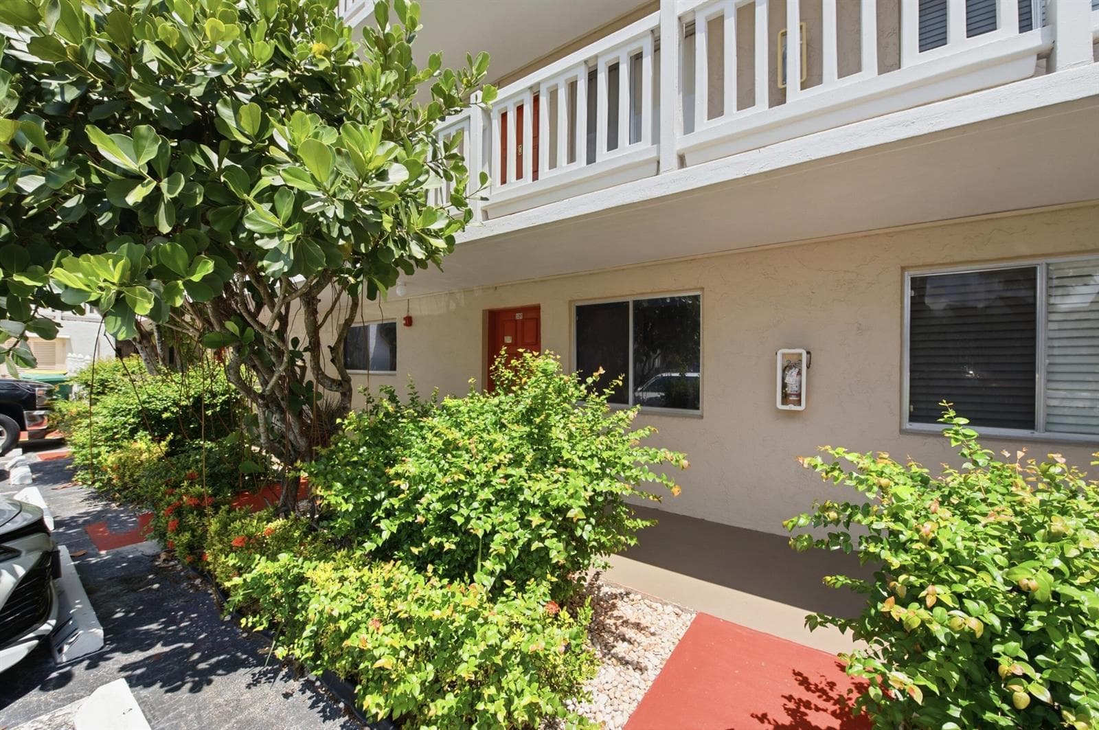 3601 INVERRARY Drive # 107, Lauderhill, FL 33319 photo 2