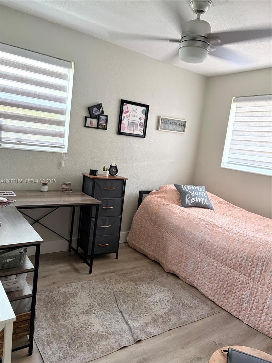 7810 NW 11th Ct, Pembroke Pines, FL 33024 photo 2
