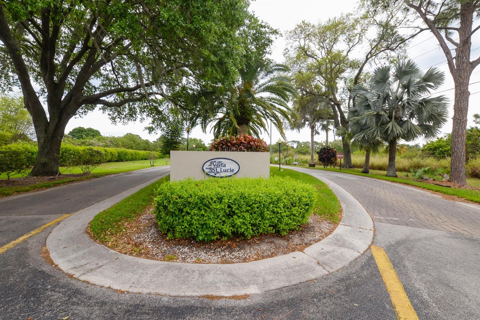 8 Lake Vista Trail, Port St. Lucie, FL 34952 photo 2