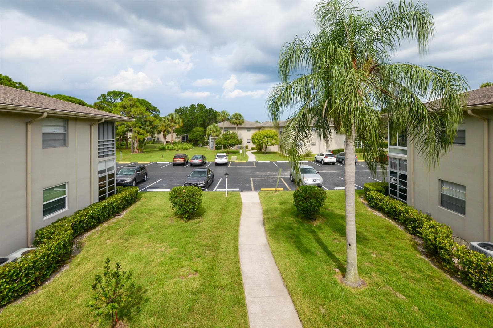 8 Lake Vista Trail, Port St. Lucie, FL 34952 photo 4
