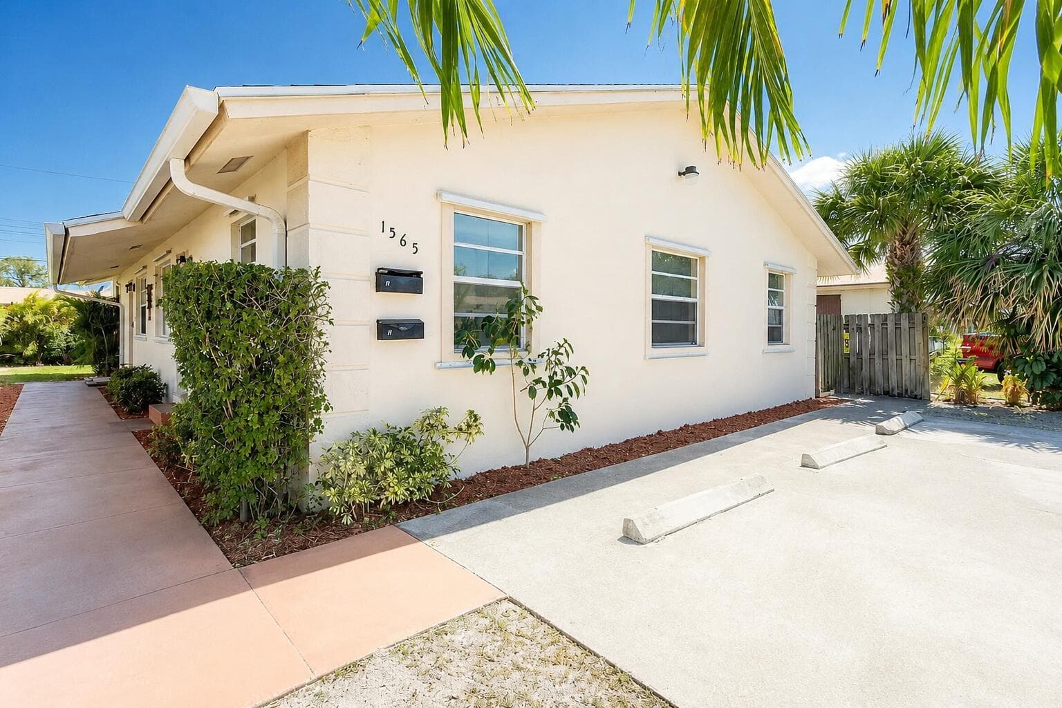 1565 W 28th Street # REAR, West Palm Beach, FL 33404 photo 5