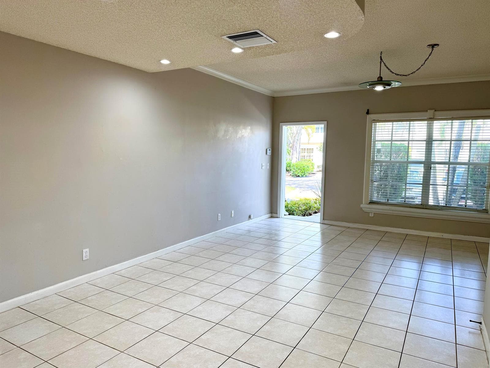 5662 NW 99TH Way, Coral Springs, FL 33076 photo 4