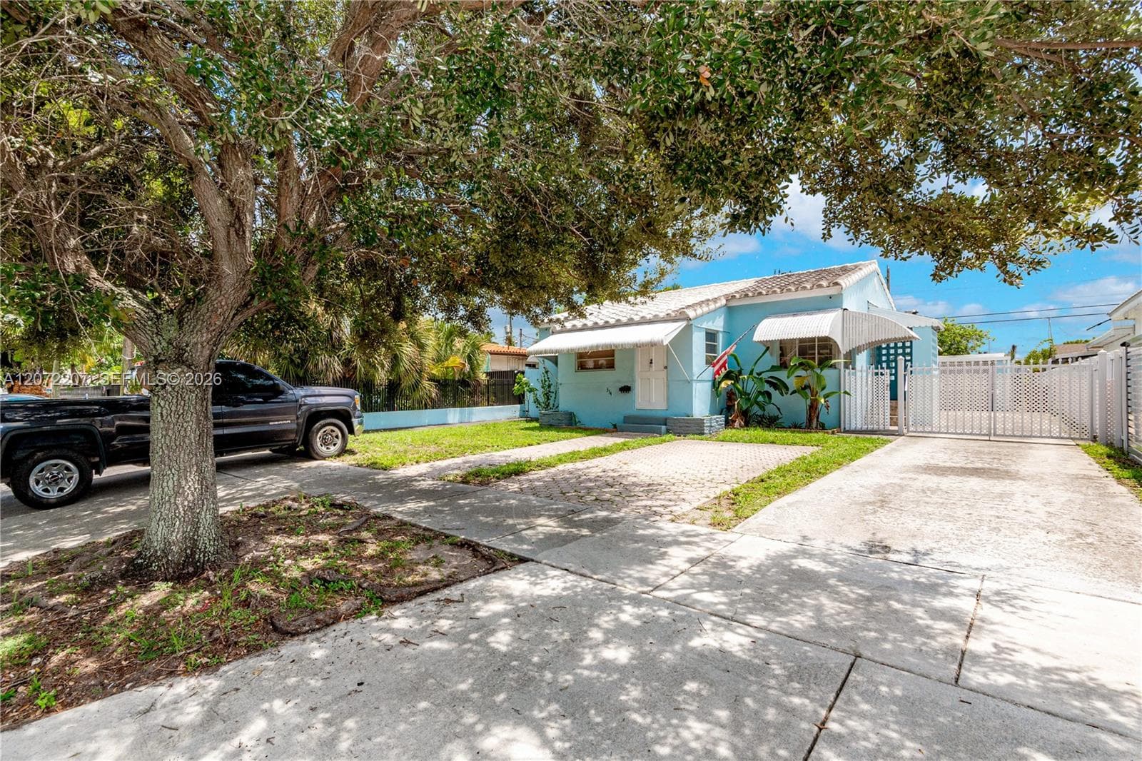 334 E 11th St, Hialeah, FL 33010