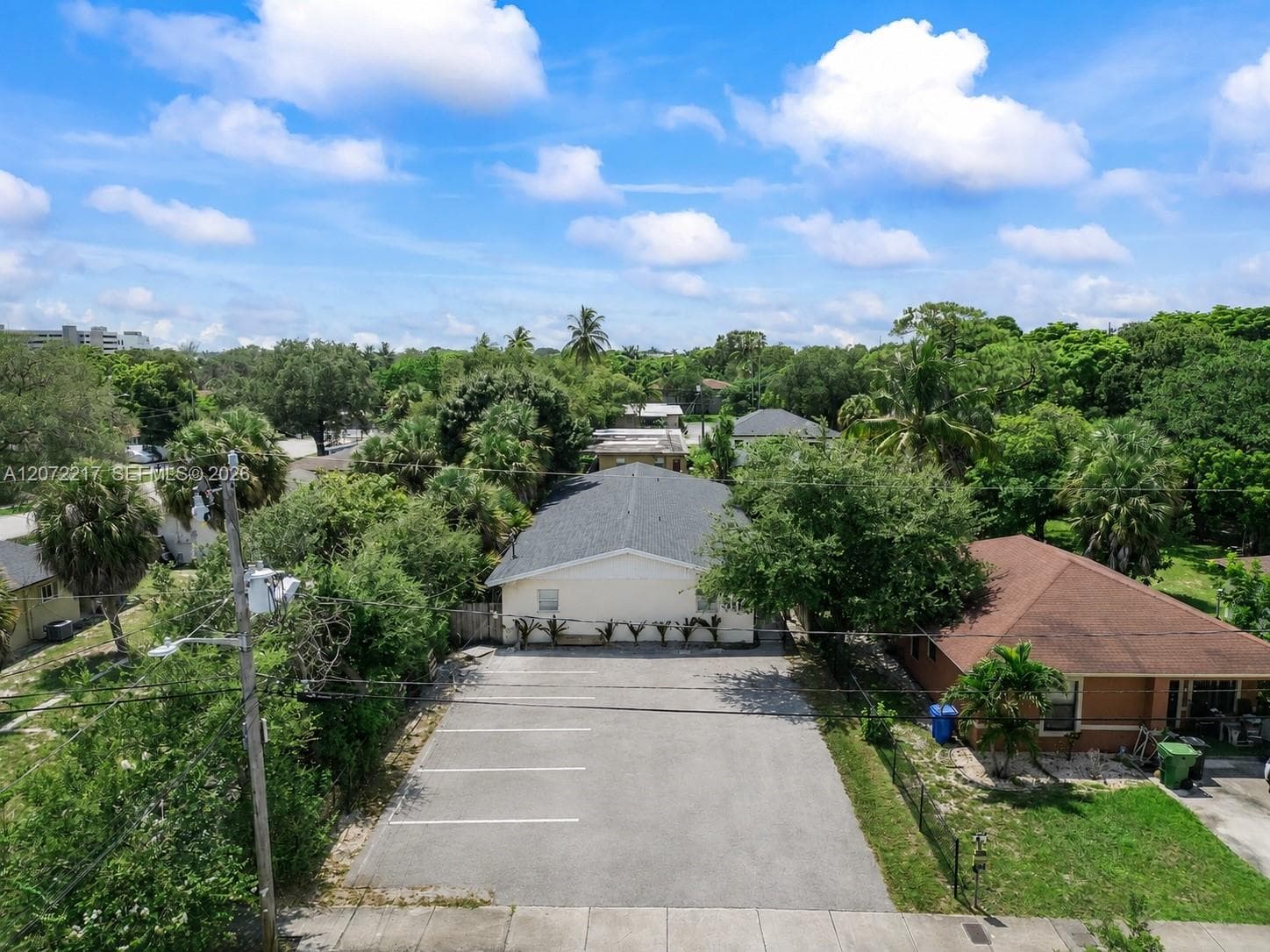 513 NW 22nd Ave, Fort Lauderdale, FL 33311 photo 2