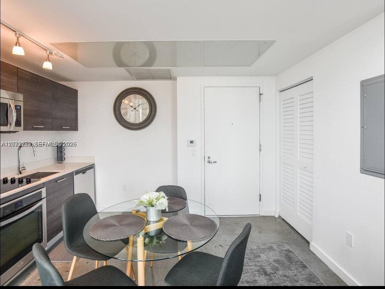 151 SE 1st St # 2104, Miami, FL 33131 photo 5