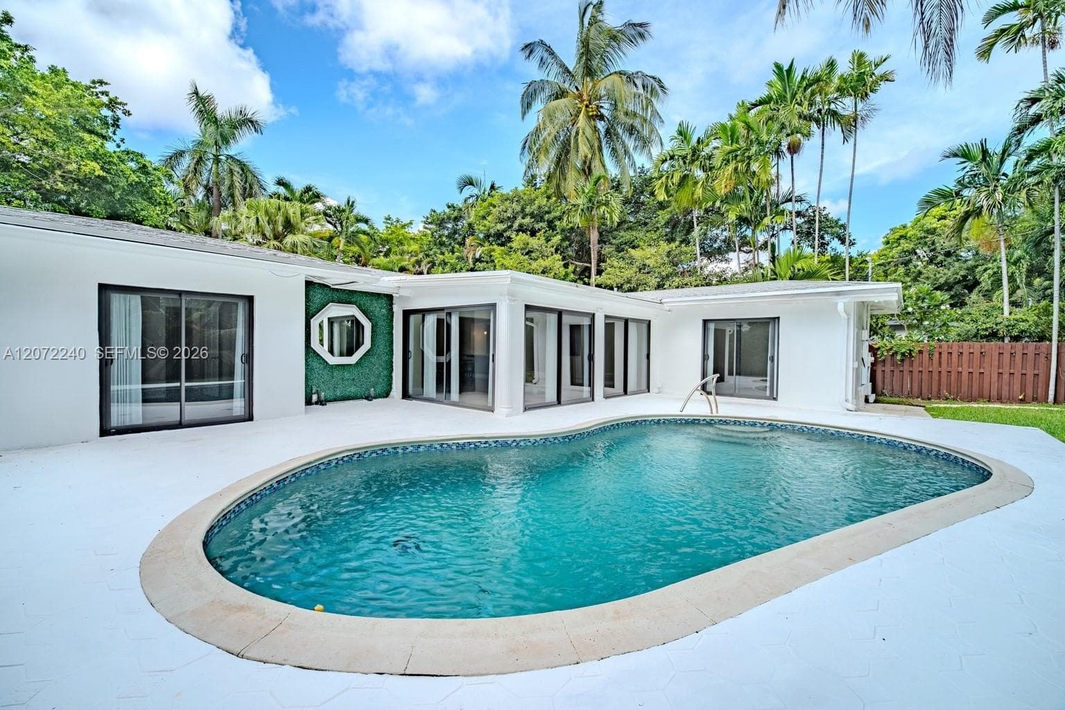1825 Alamanda Dr, North Miami, FL 33181