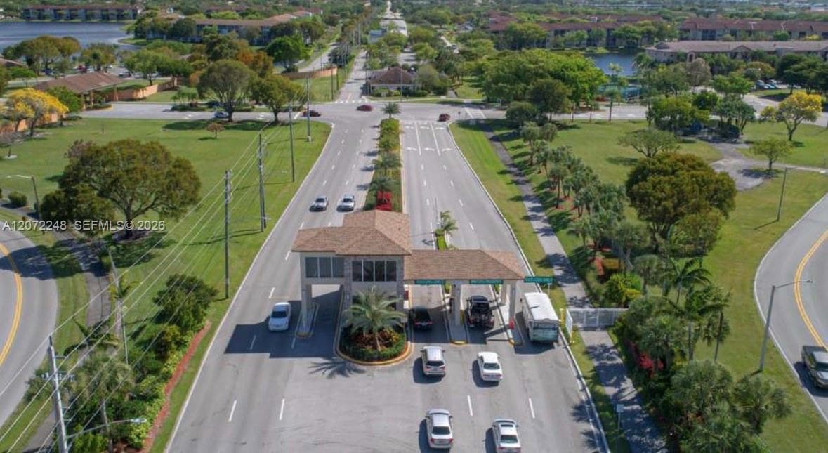 901 SW 128th Ave # 414E, Pembroke Pines, FL 33027 photo 2