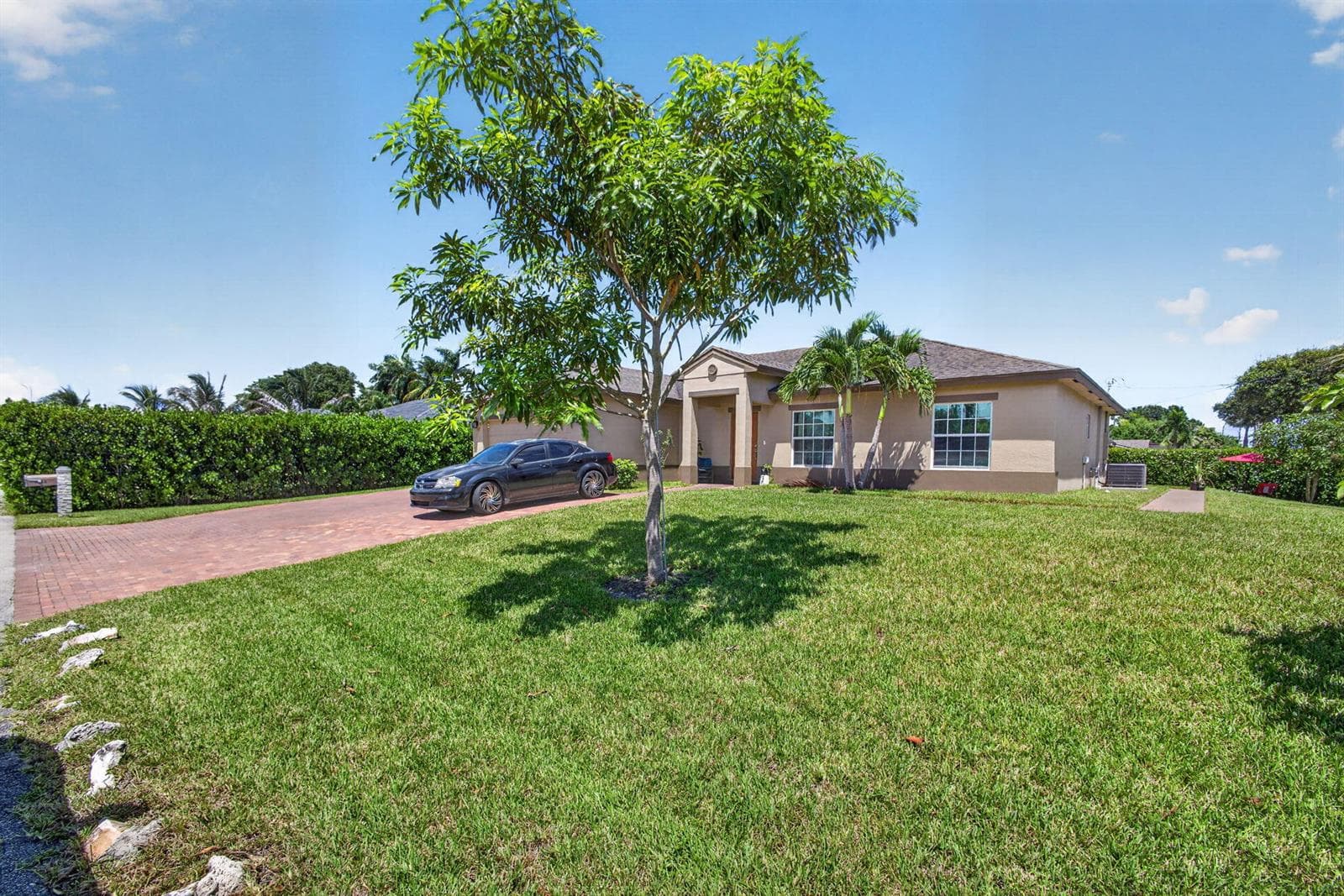 1016 CHERYL Road, Haverhill, FL 33417 photo 2