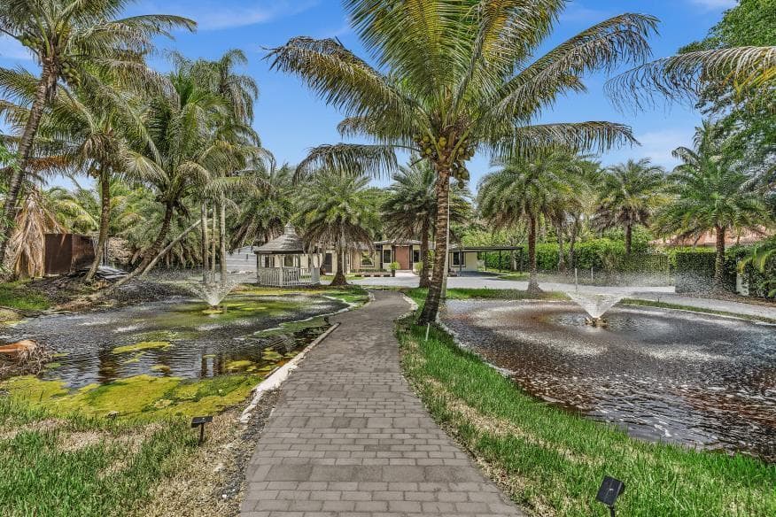 10831 SW 51st Court, Davie, FL 33328 photo 4