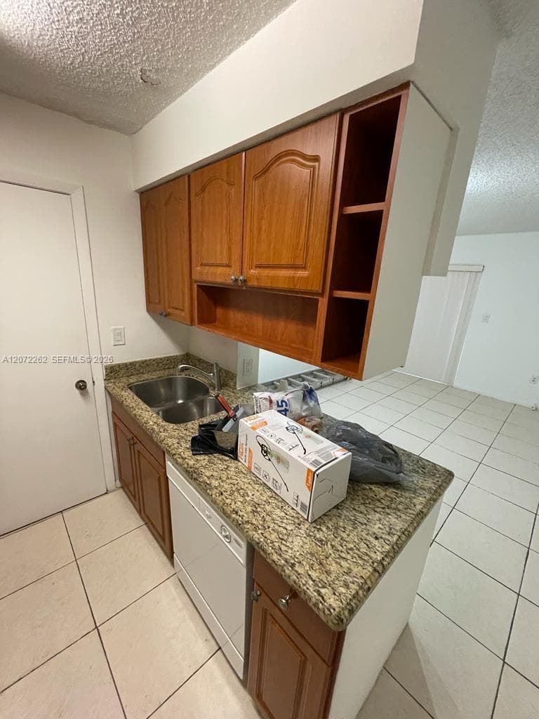 17515 NW 67th Ct # E-22, Hialeah, FL 33015 photo 4