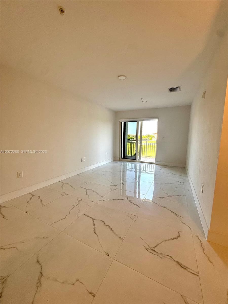 10950 NW 82nd St # 324, Doral, FL 33178 photo 2