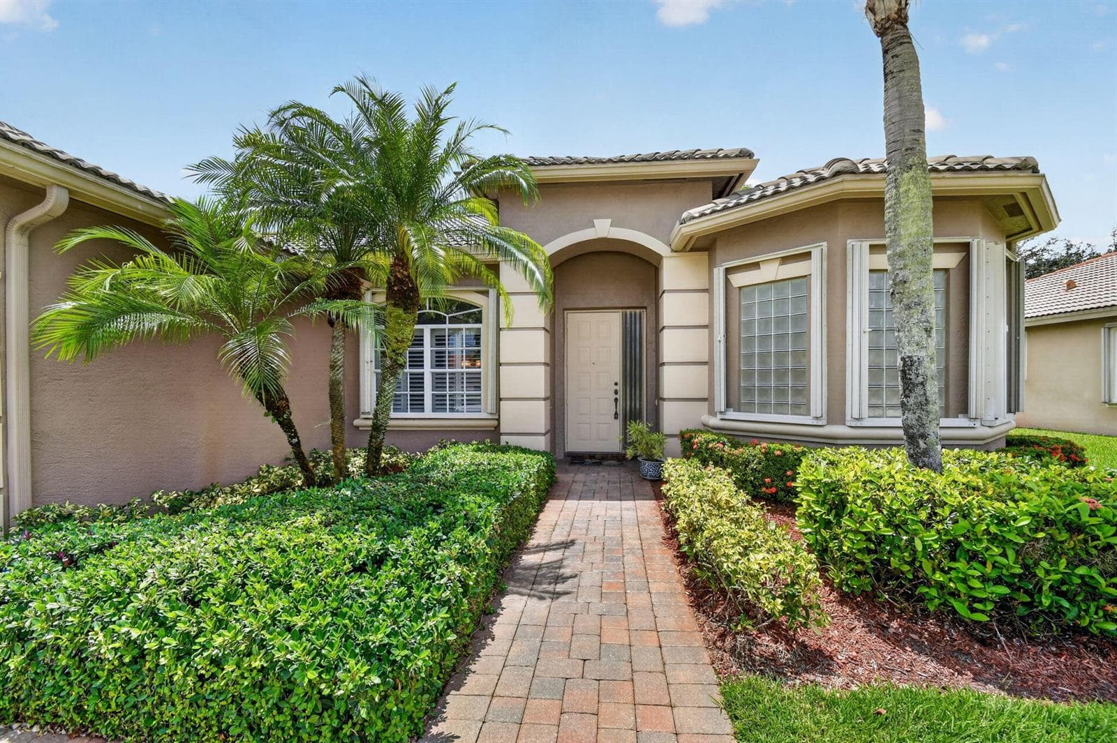 9574 LANTERN BAY Circle, West Palm Beach, FL 33411 photo 2