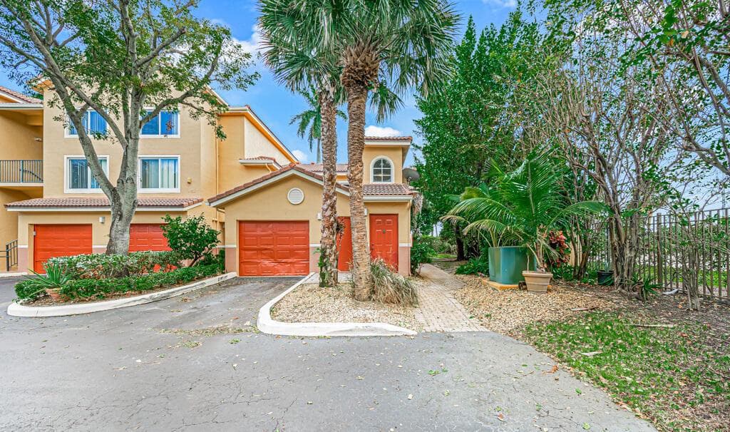 900 Scotia Drive # 206, Hypoluxo, FL 33462