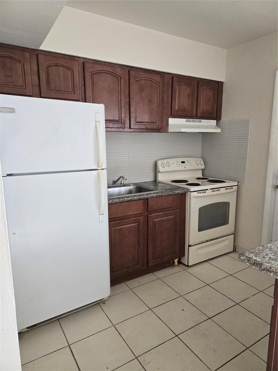 1560 NE 111TH Street # 2, Miami, FL 33161 photo 3