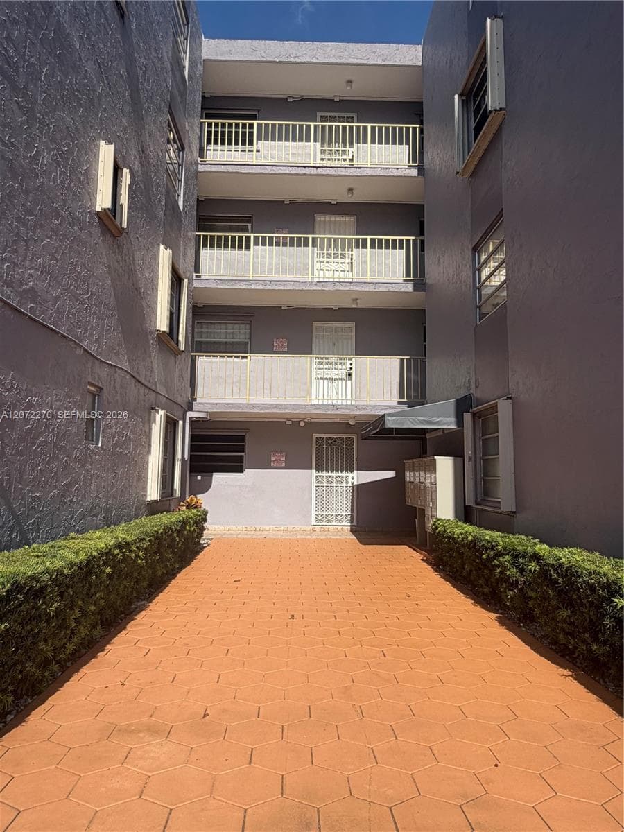 1661 SW 3rd St # 19, Miami, FL 33135 photo 2