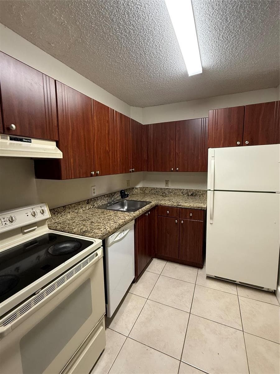 10773 CLEARY Boulevard # 110, Plantation, FL 33324 photo 2