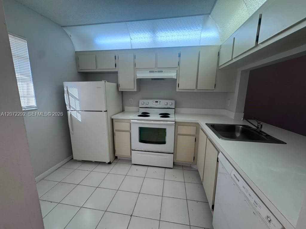 10381 NW 8th St # 102, Pembroke Pines, FL 33026 photo 5