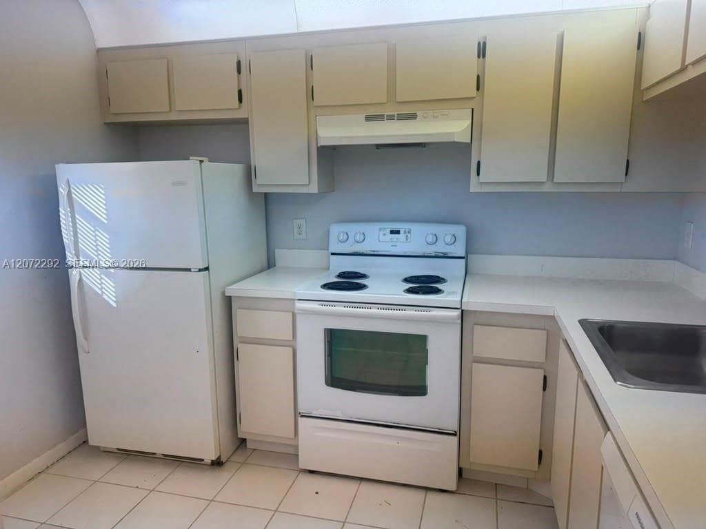 10381 NW 8th St # 102, Pembroke Pines, FL 33026 photo 4
