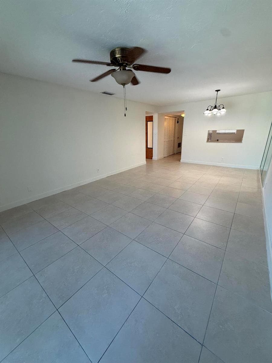 5515 N LAKEWOOD Circle N # 124, Margate, FL 33063 photo 4