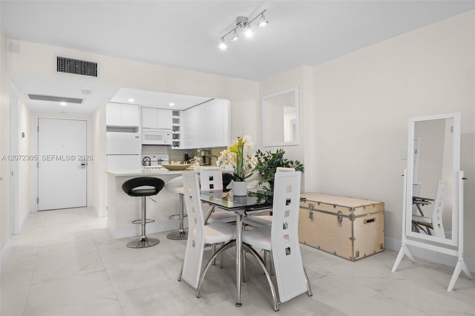 2301 Collins Ave # 1014, Miami Beach, FL 33139 photo 3