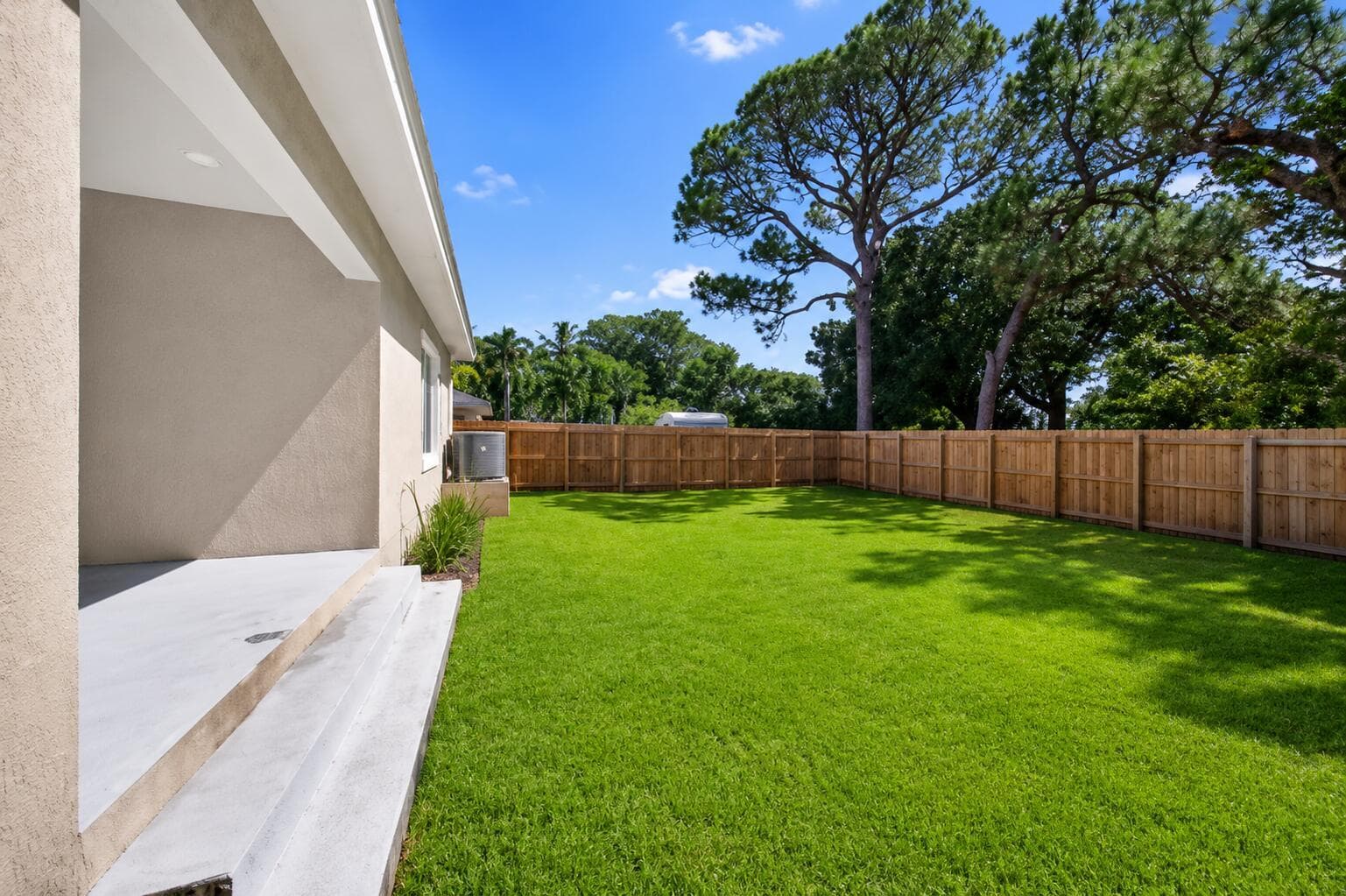 410 NE 34TH Street, Oakland Park, FL 33334 photo 3