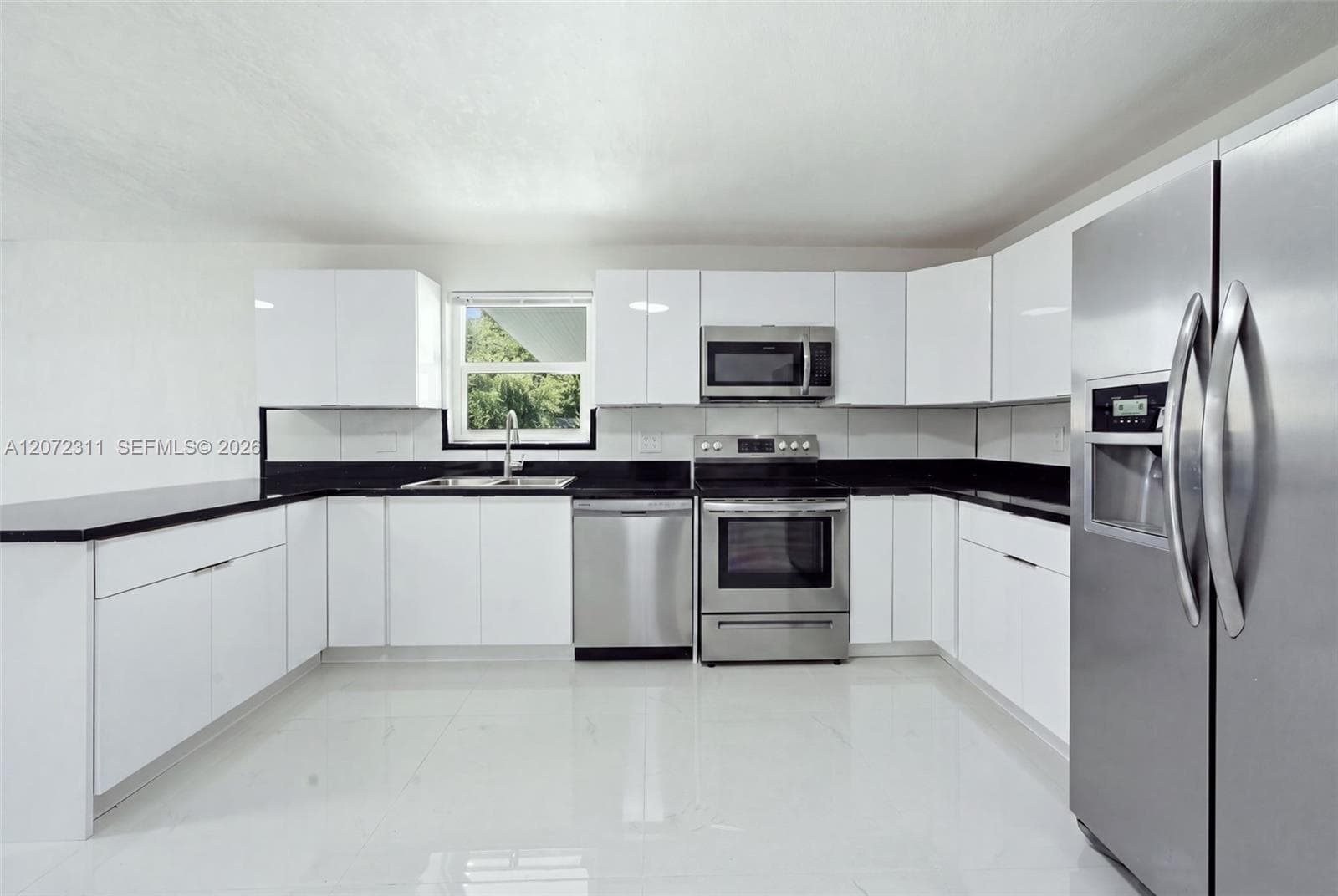399 NW 98th St # 399, Miami, FL 33150 photo 5