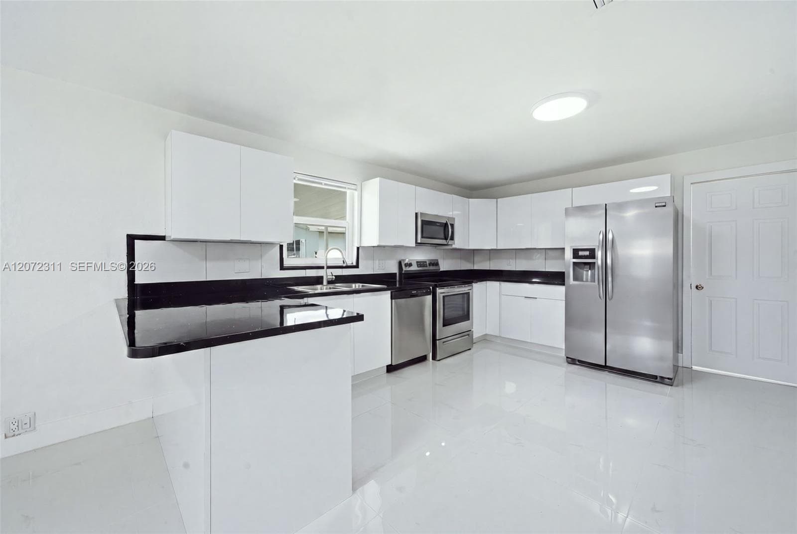399 NW 98th St # 399, Miami, FL 33150 photo 4