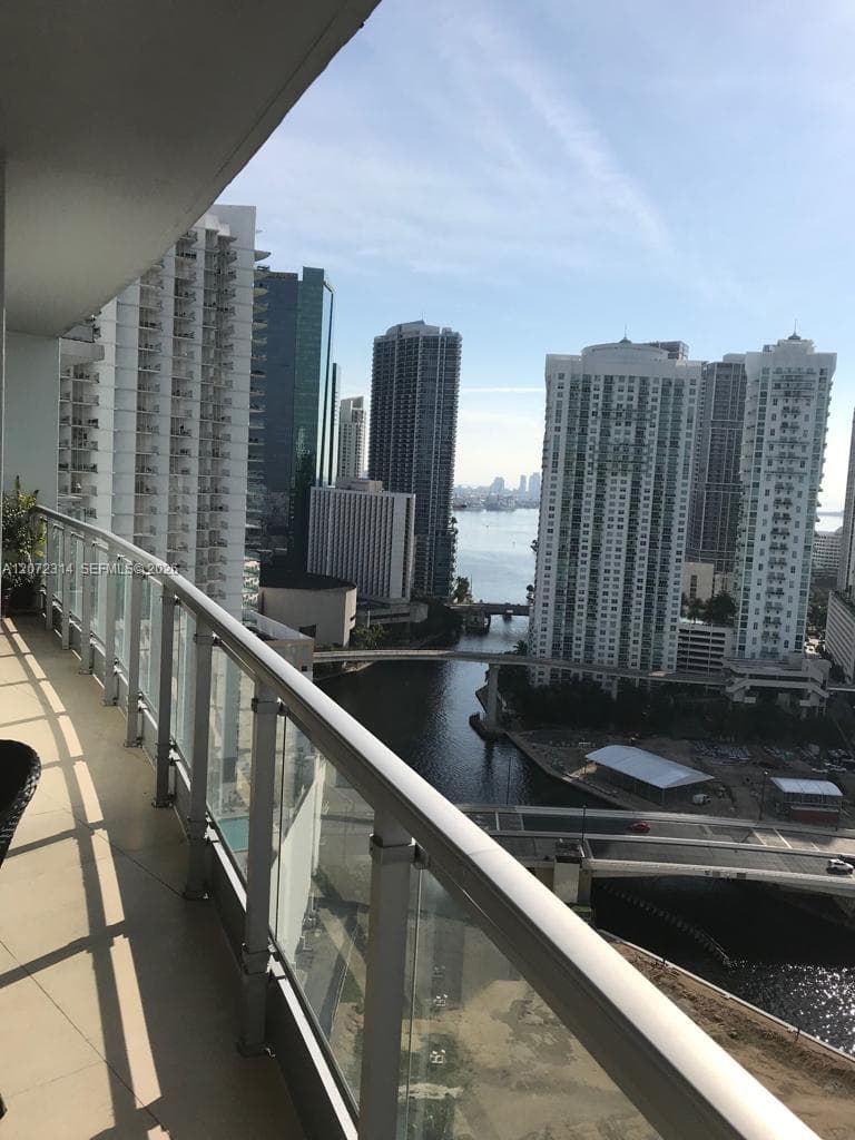 90 SW 3rd St # 2911, Miami, FL 33130 photo 2