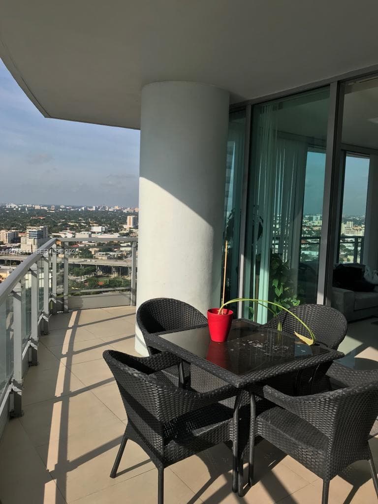 90 SW 3rd St # 2911, Miami, FL 33130 photo 4