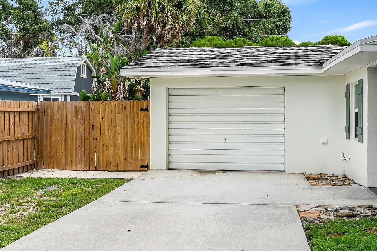 1206 21ST Court, Vero Beach, FL 32960 photo 5