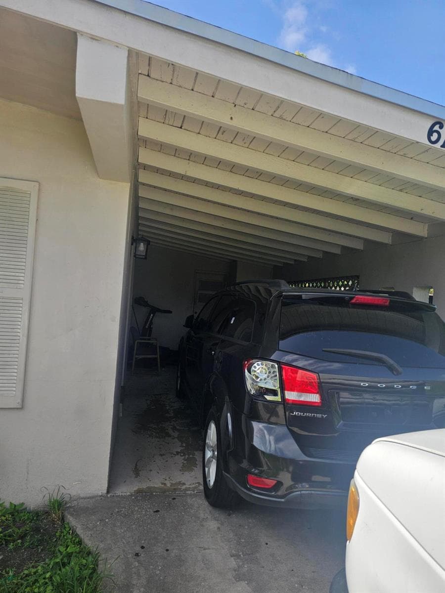 6134 HOGAN CREEK Road, Margate, FL 33063 photo 4