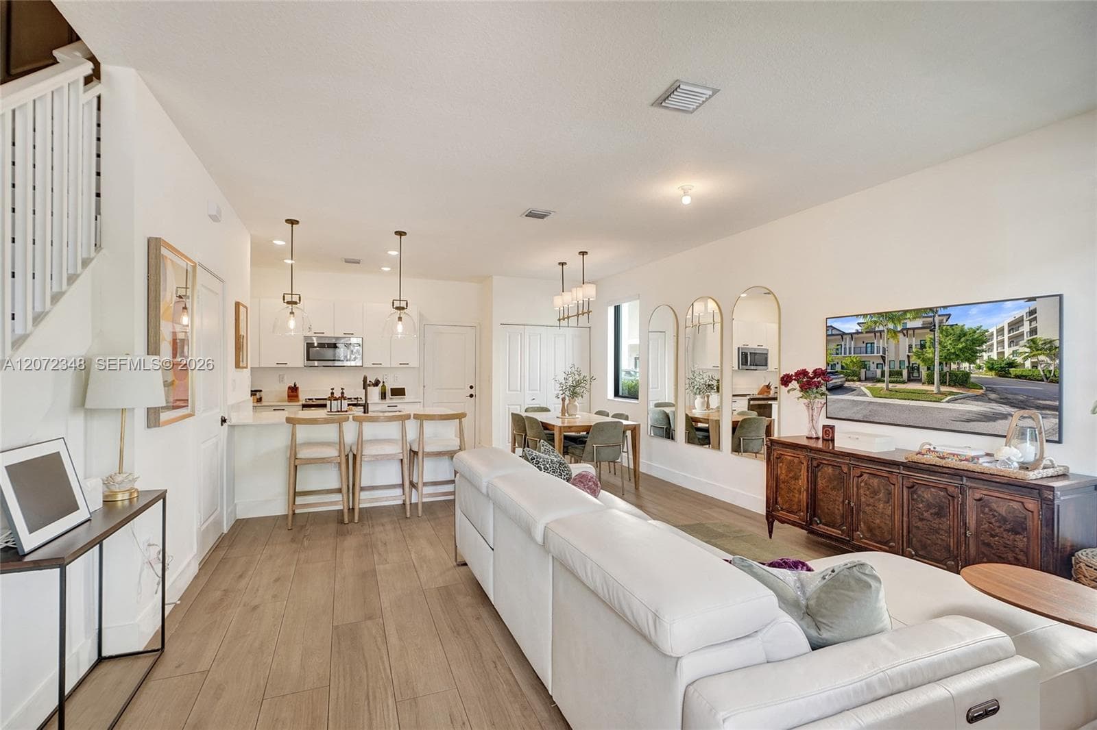 8166 NW 42nd St, Doral, FL 33166