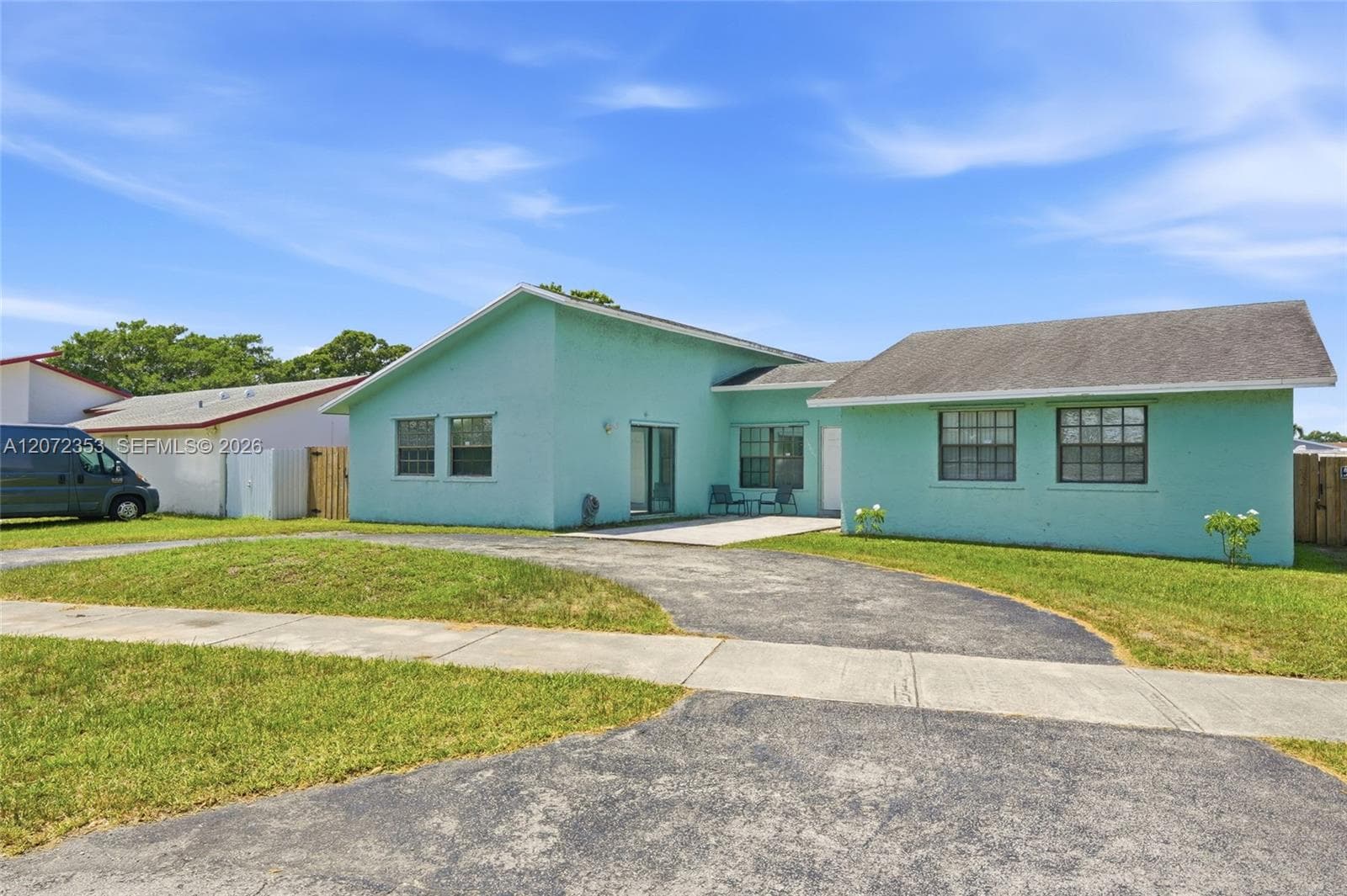 16604 SW 104th Ct, Miami, FL 33157 photo 5