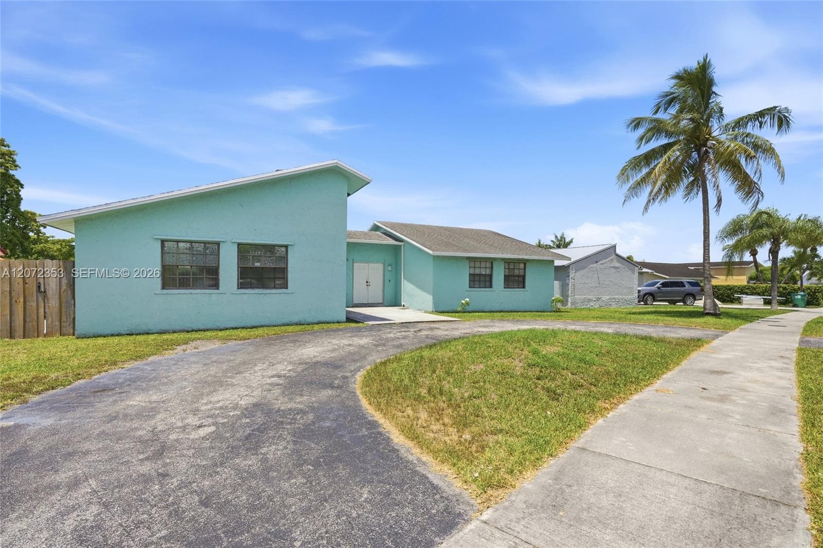 16604 SW 104th Ct, Miami, FL 33157 photo 4
