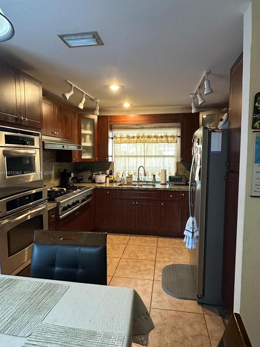 4863 SW 148th Ct, Miami, FL 33185 photo 4
