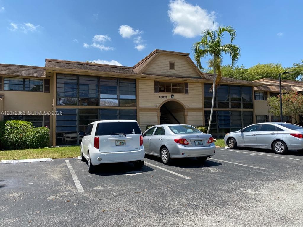 18725 NW 62nd Ave # 111, Hialeah, FL 33015 photo 2