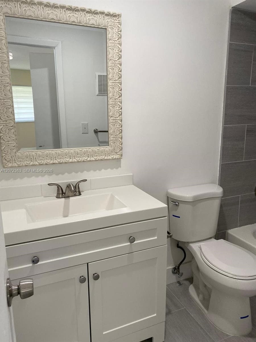18725 NW 62nd Ave # 111, Hialeah, FL 33015 photo 5