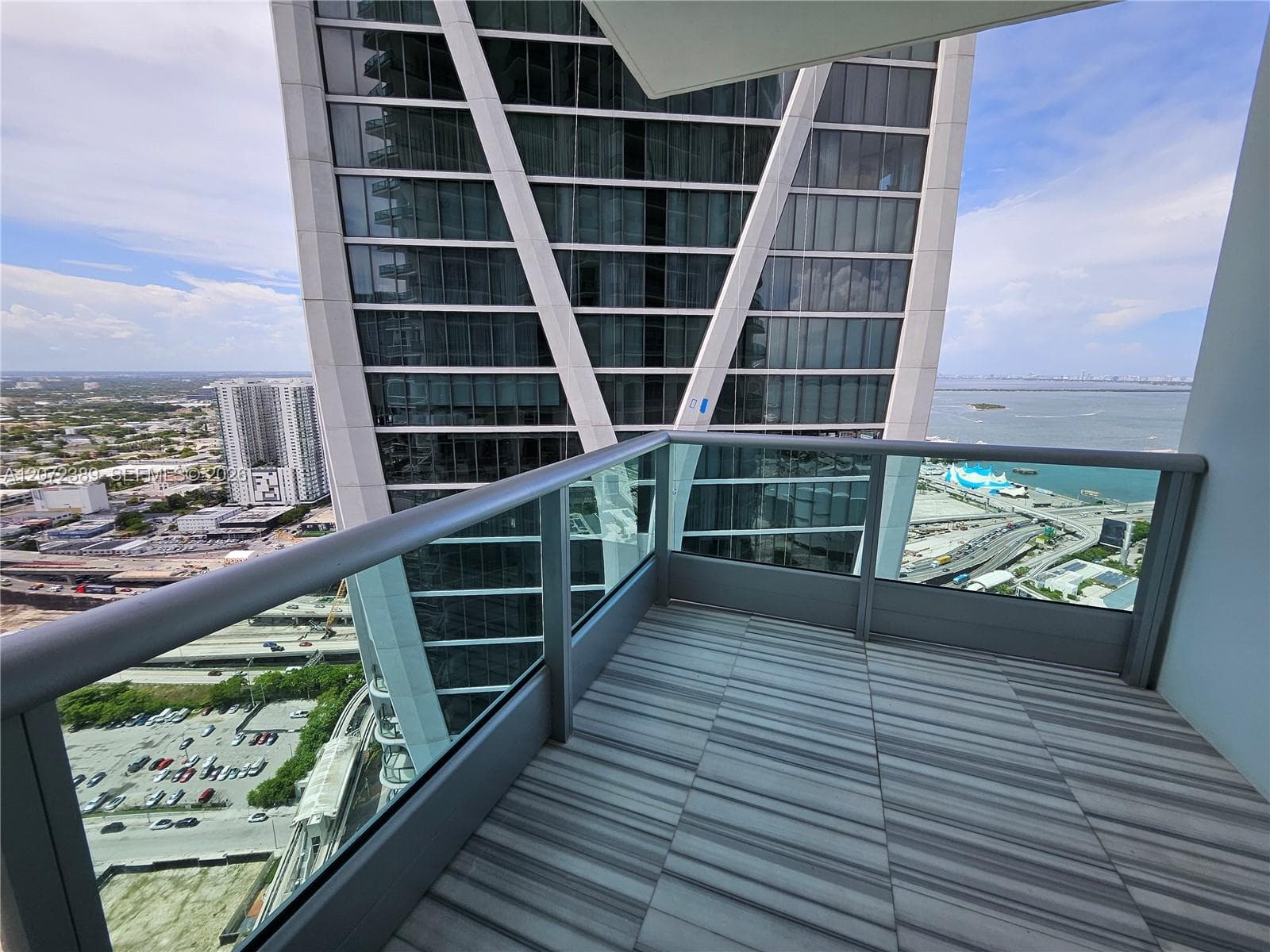 900 Biscayne Blvd # 4210, Miami, FL 33132 photo 2