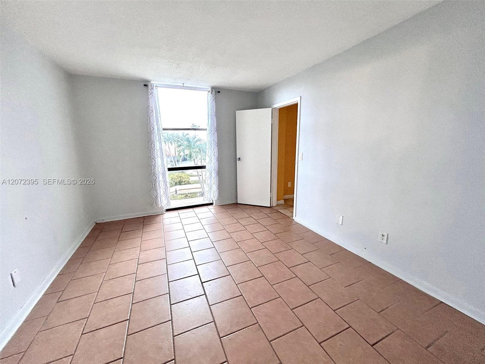 13499 Biscayne Blvd # 506, North Miami, FL 33181 photo 4