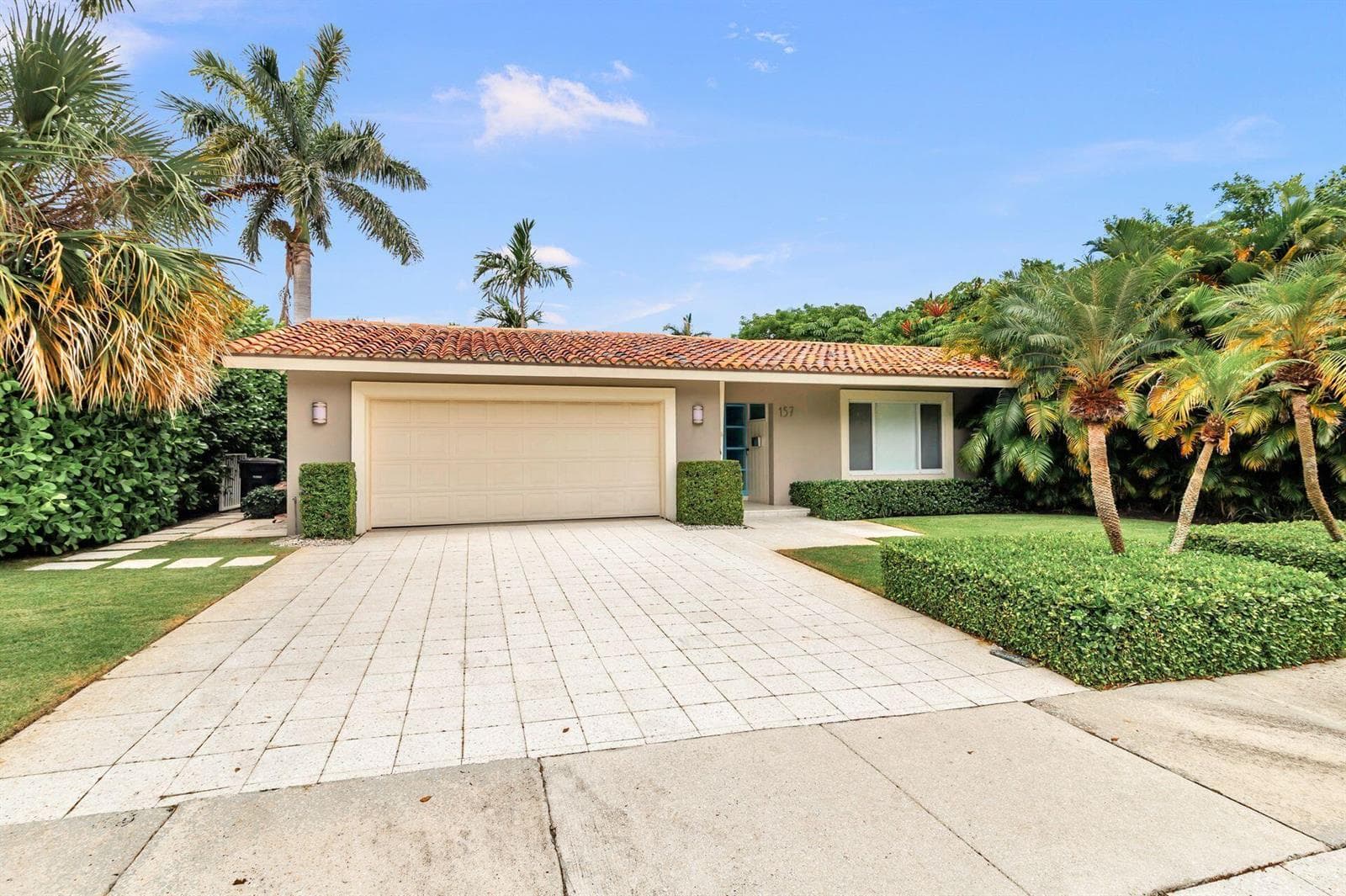 157 Worth Court N, West Palm Beach, FL 33405 photo 4