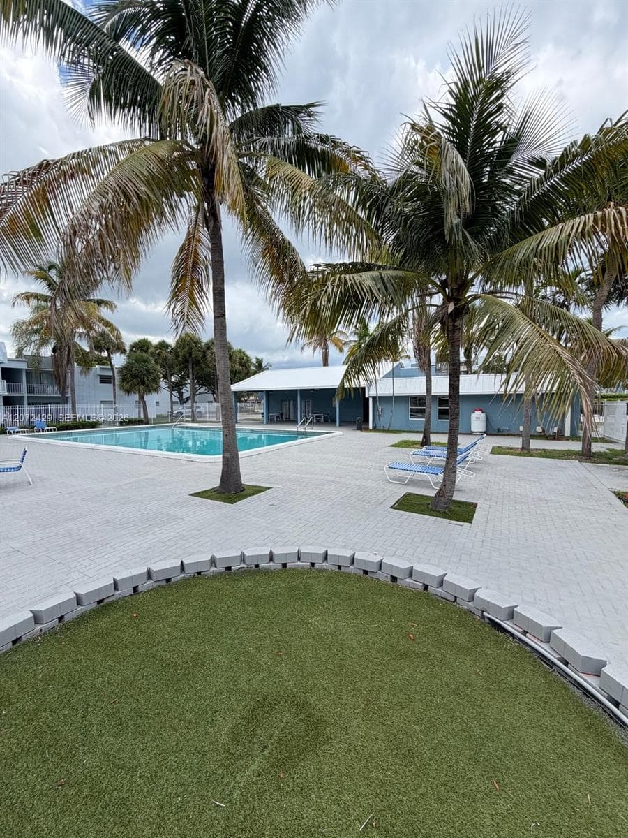 411 Executive Center Dr # 109, West Palm Beach, FL 33401 photo 2