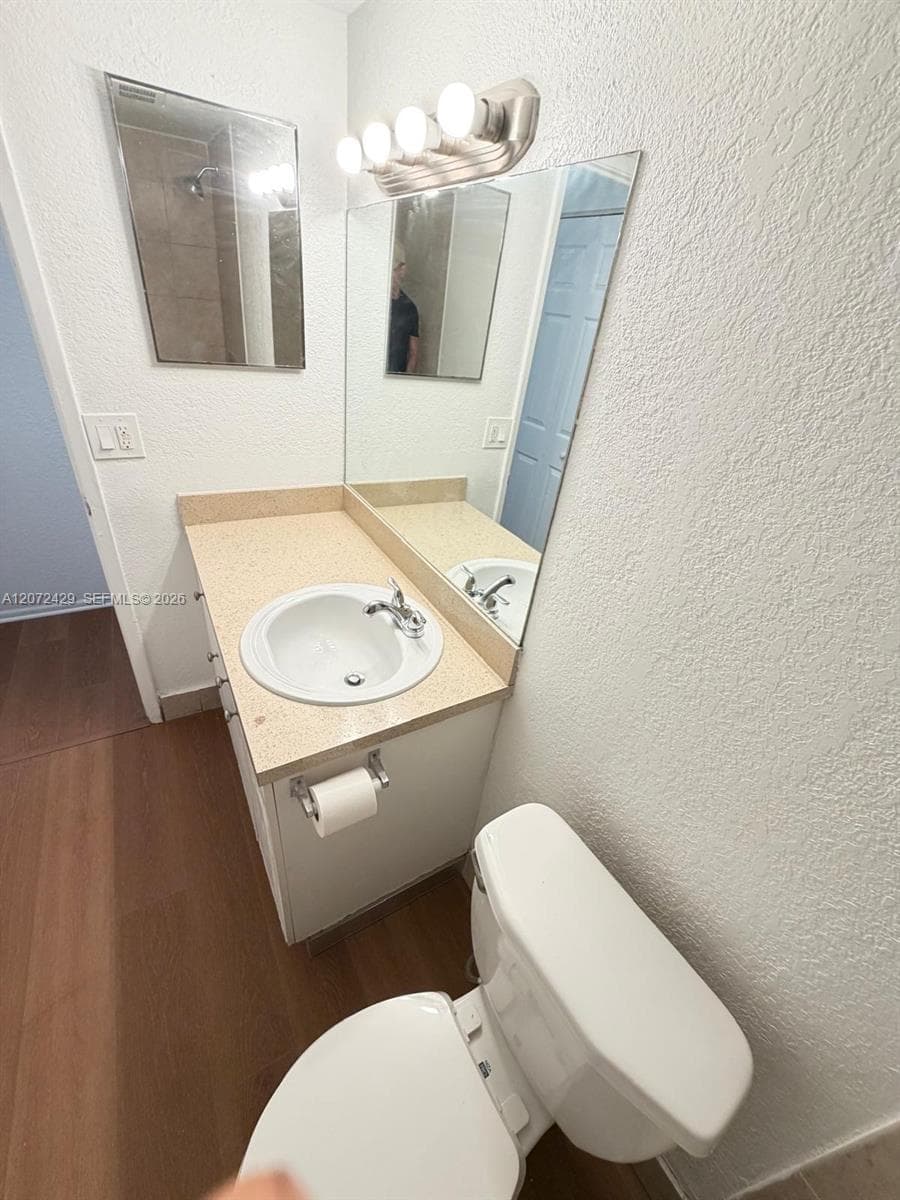 411 Executive Center Dr # 109, West Palm Beach, FL 33401 photo 4