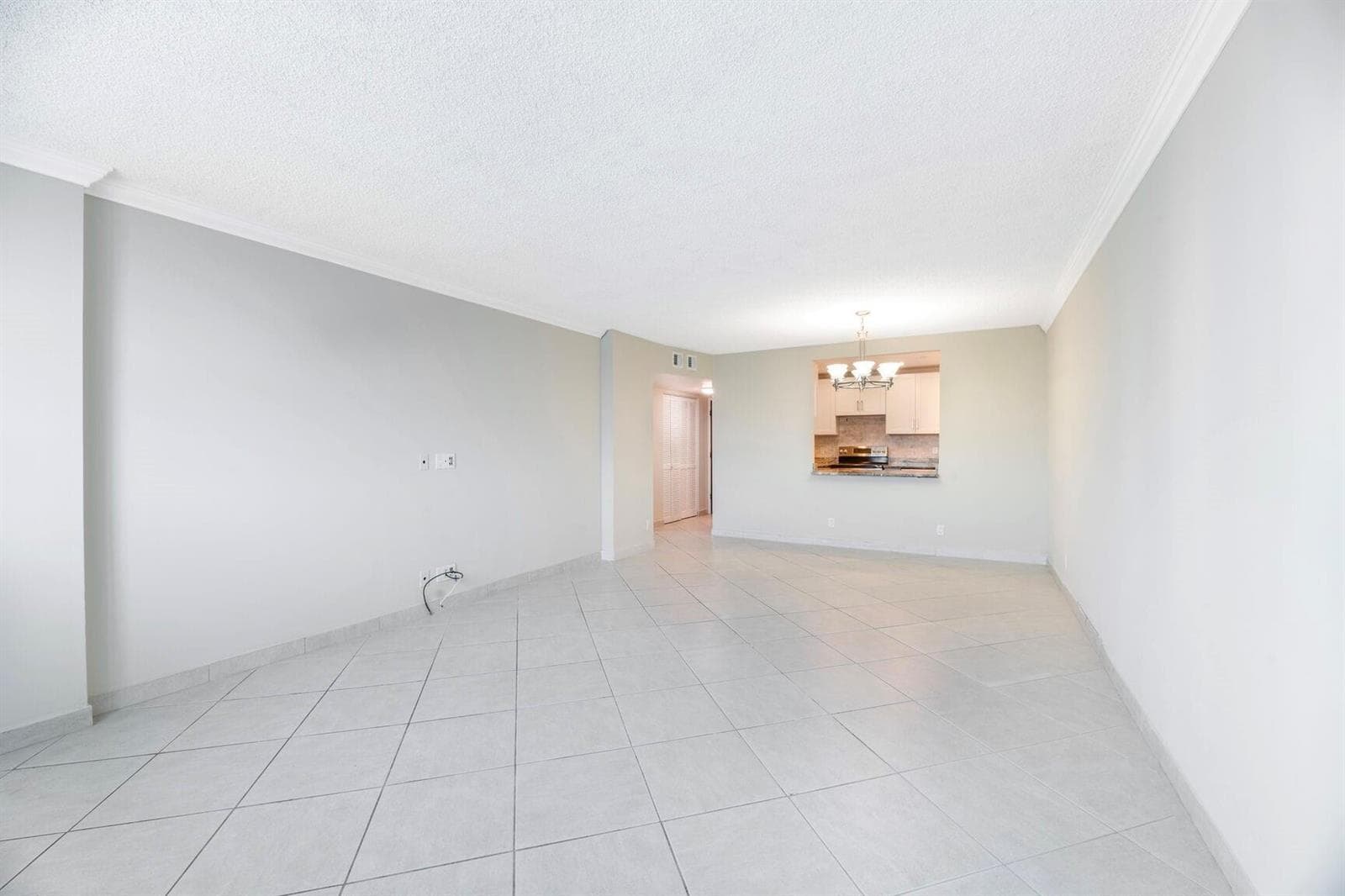 3800 N HILLS Drive # 402, Hollywood, FL 33021 photo 5