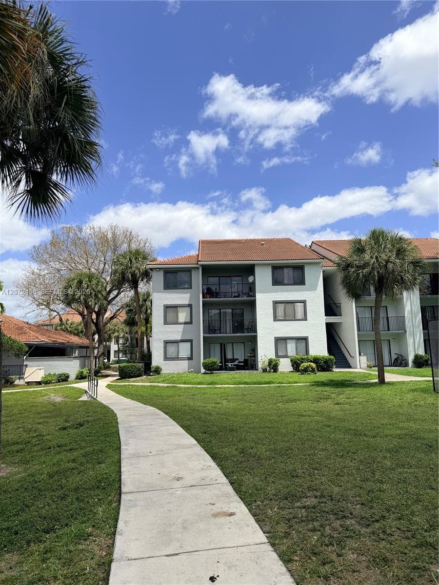9250 W Atlantic Blvd # 936, Coral Springs, FL 33071