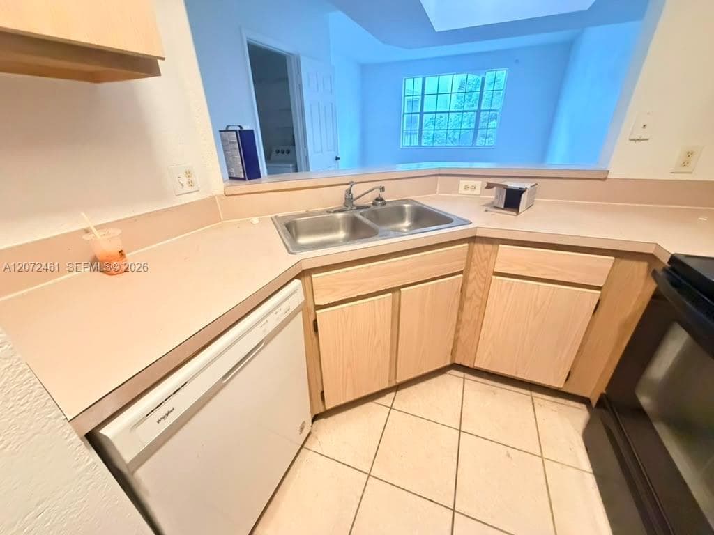 701 SW 148th Ave # 104, Sunrise, FL 33325 photo 5