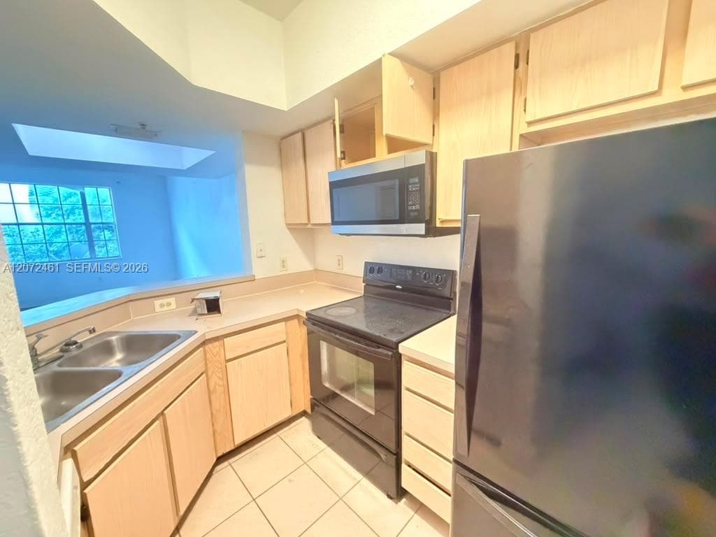 701 SW 148th Ave # 104, Sunrise, FL 33325 photo 4