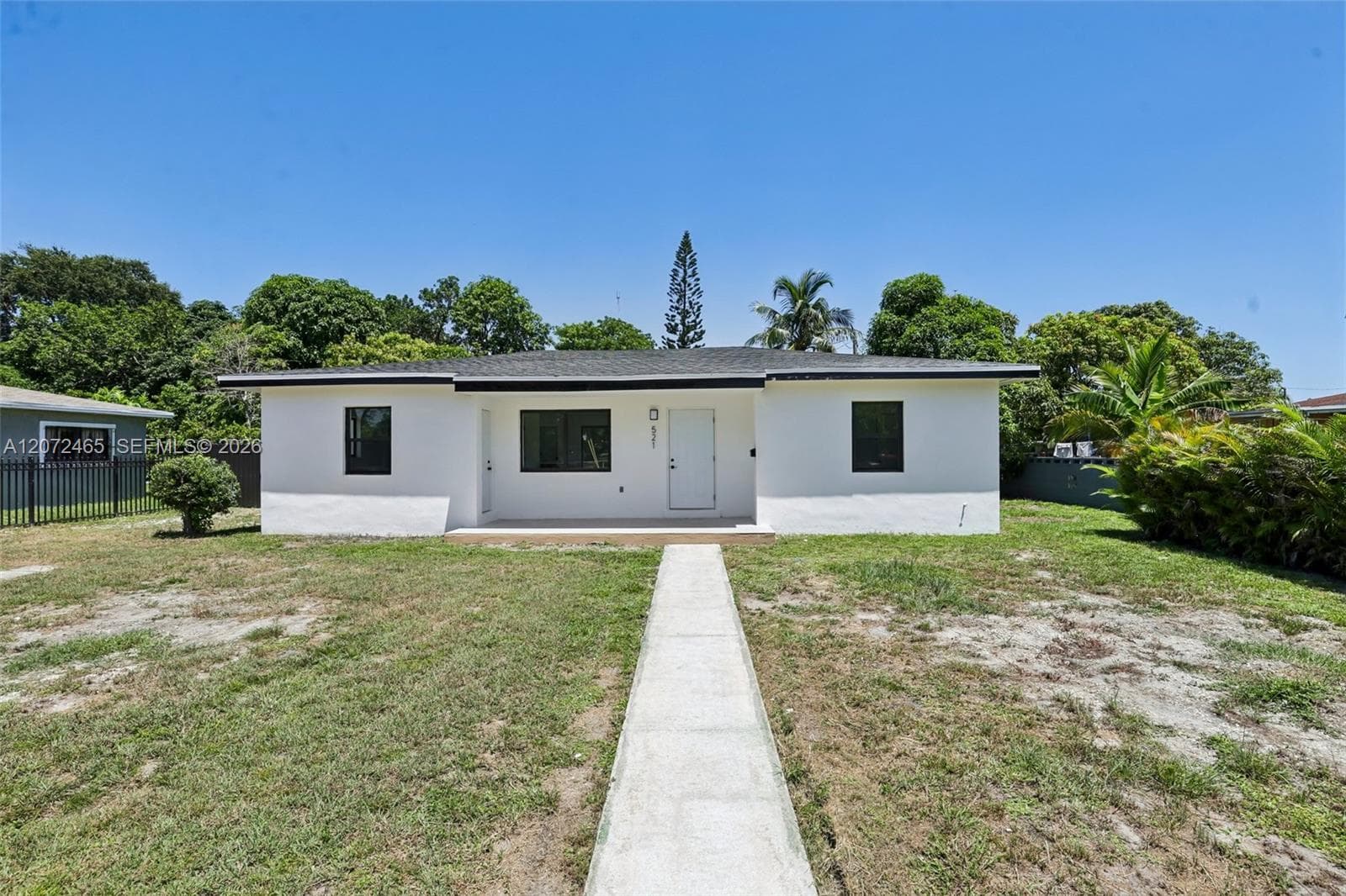 521 NW 189th Ter, Miami Gardens, FL 33169 photo 2