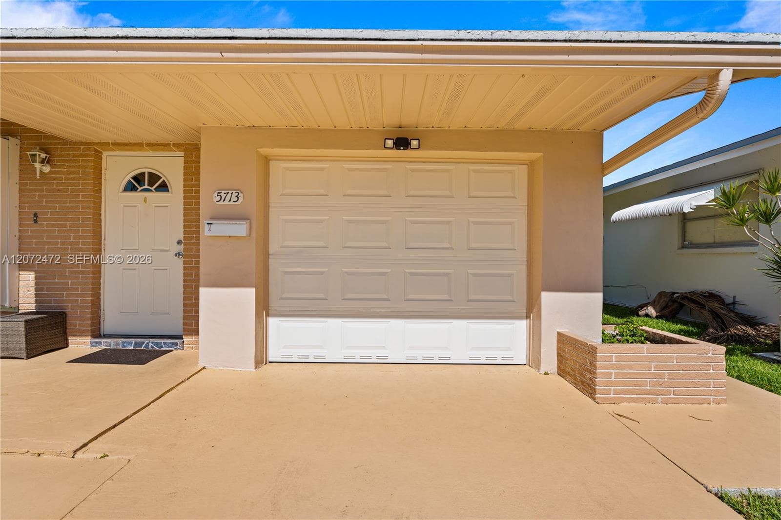 5713 NW 68th Ter, Tamarac, FL 33321 photo 4